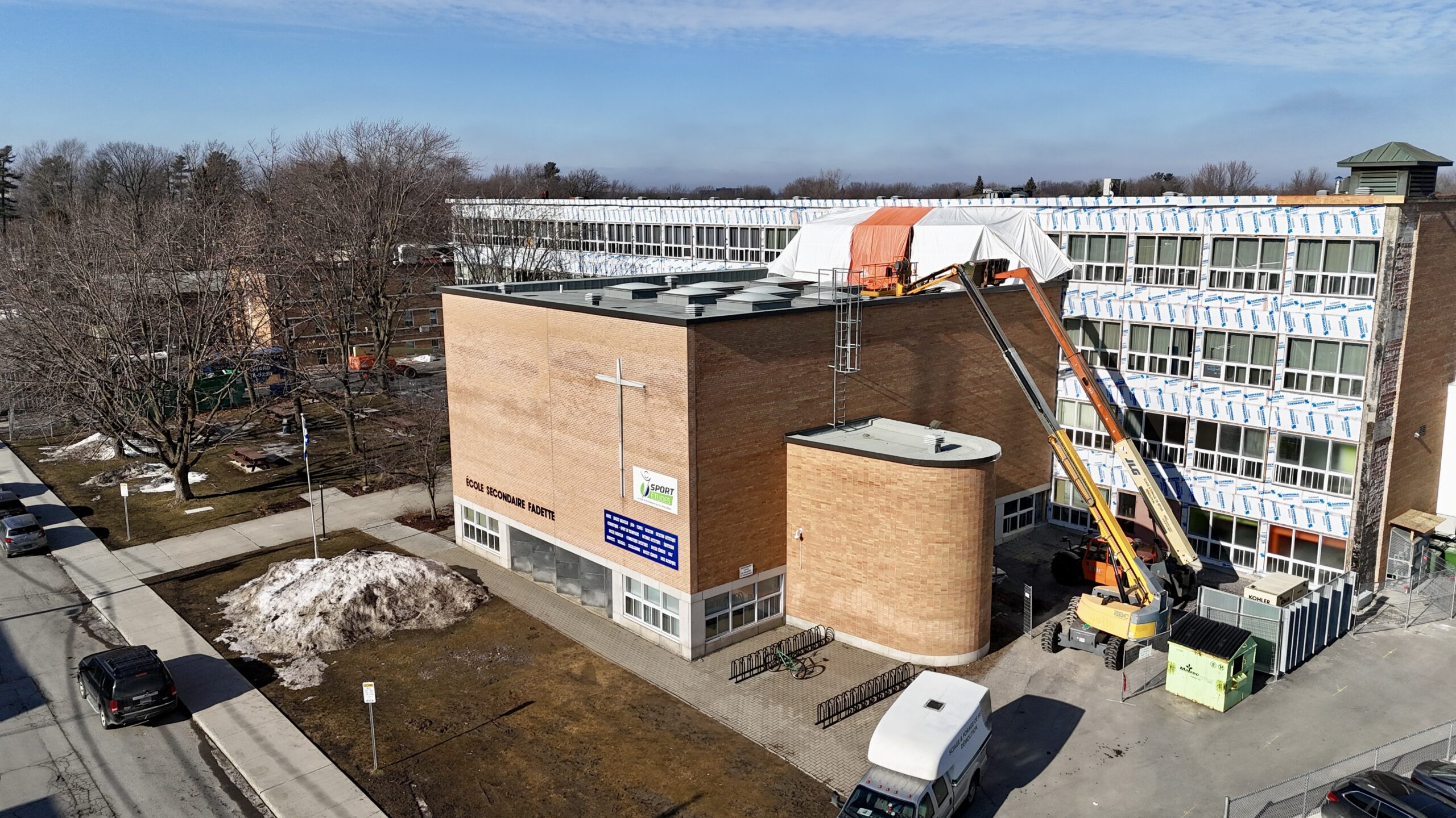 Les classes modulaires seront installées à l’arrière de l’école secondaire Fadette. Photo Robert Gosselin | Le Courrier ©
