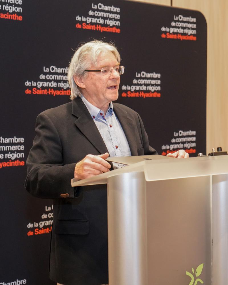 Répondant à une invitation de la Chambre de commerce de la grande région de Saint-Hyacinthe, Nicolas Mesly a tiré la sonnette d’alarme quant aux dangers spéculatifs qui guettent les terres agricoles du Québec. Photo François Larivière | Le Courrier ©