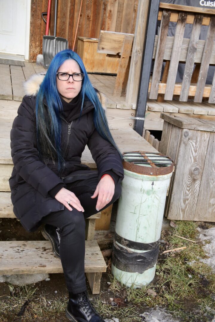 Caroline Dubois et son conjoint sont exaspérés des problèmes d’eau à La Présentation. Photo Robert Gosselin | Le Courrier ©