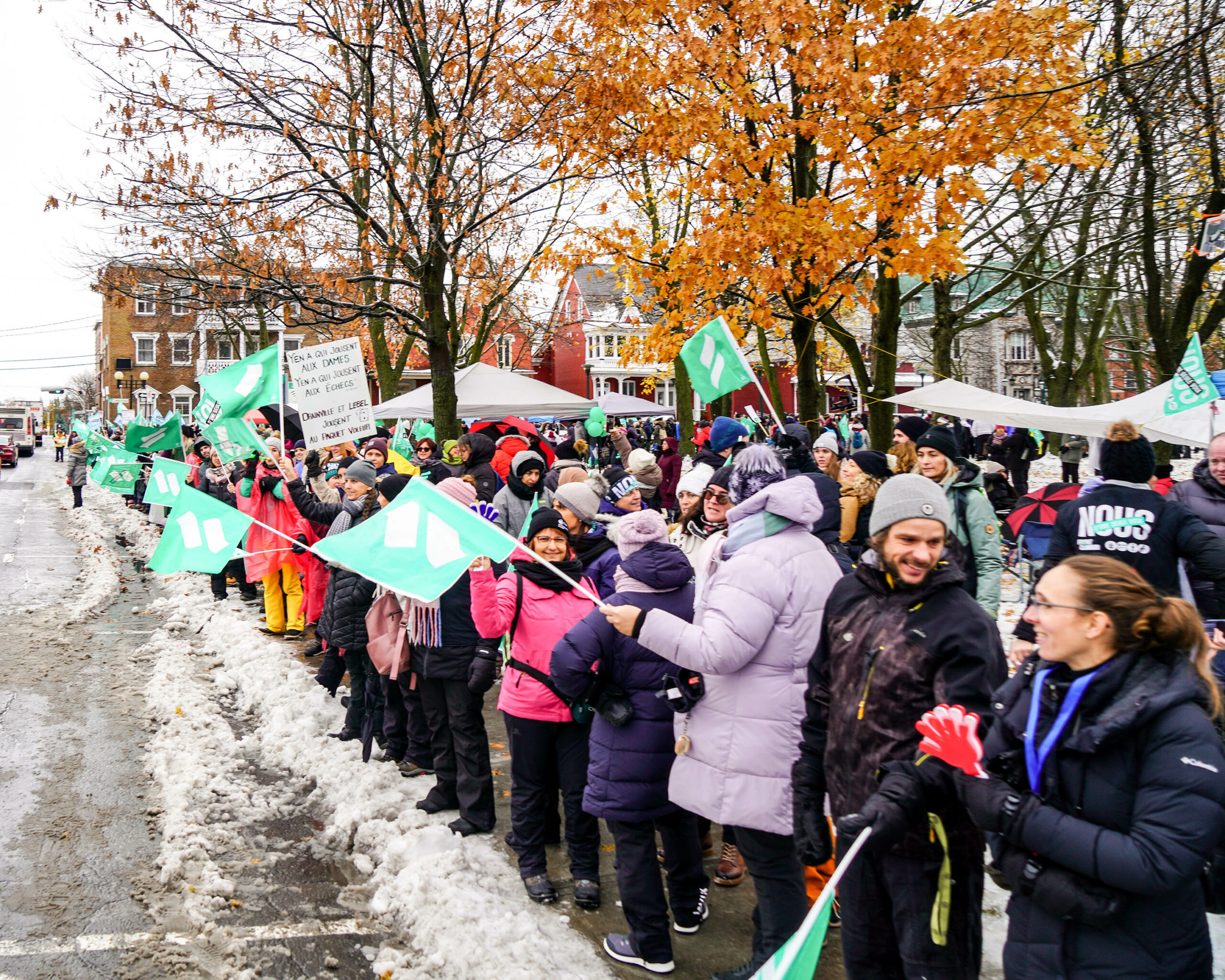 Les manifestations du Front commun s’étaient multipliées cet automne à Saint-Hyacinthe. Photo François Larivière | Le Courrier ©