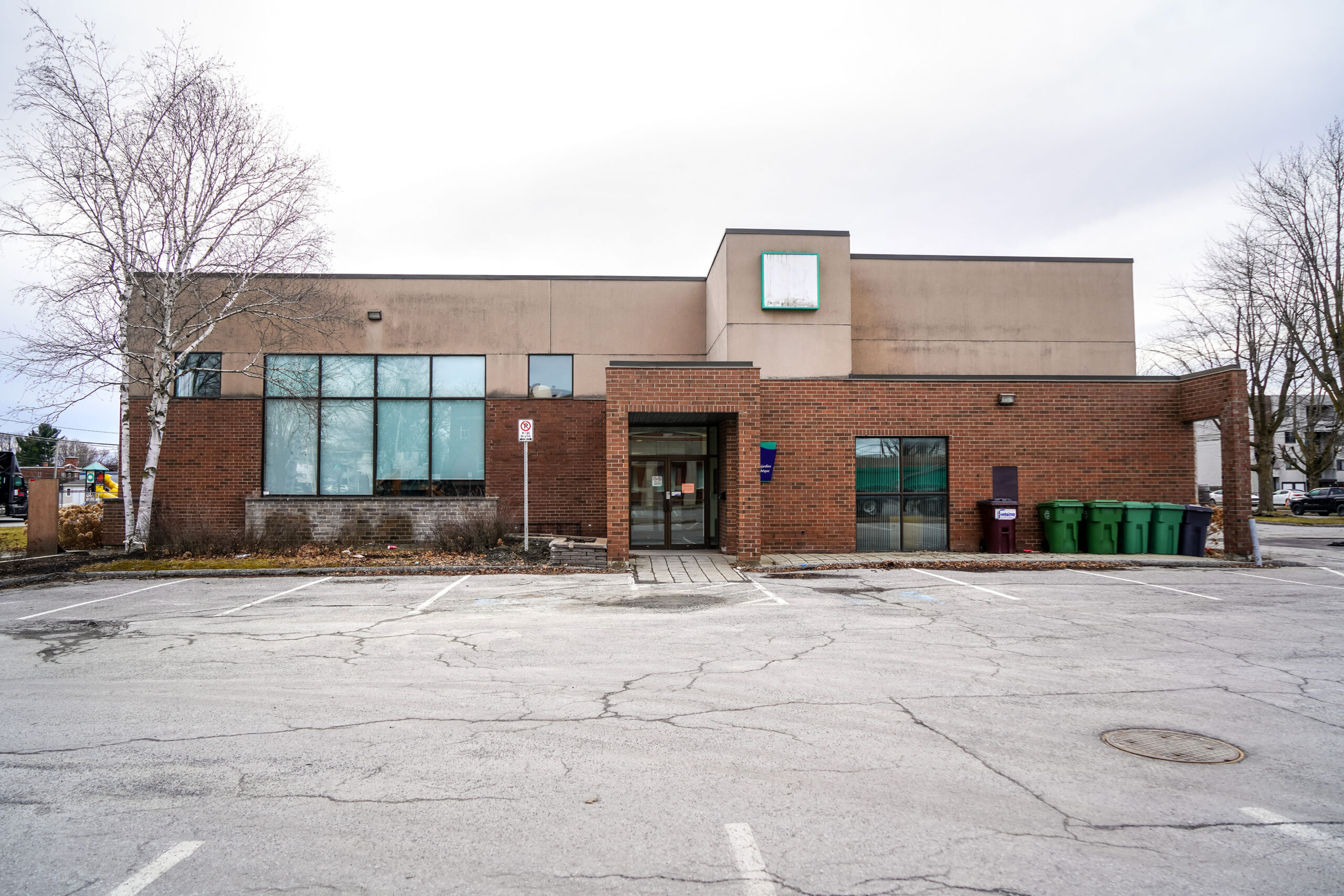 Le Pavillon Desjardins de la Médiathèque maskoutaine sera démoli au mois d’avril pour laisser place à un immeuble de 100 logements. Photo François Larivière | Le Courrier ©