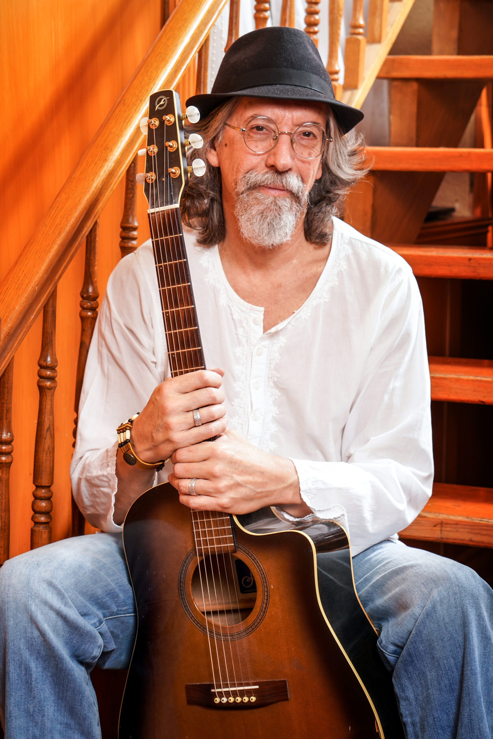 Musicien autodidacte depuis pratiquement toute sa vie, Guy Giroux dévoile un premier mini-album comme auteur-compositeur-interprète. Photo François Larivière | Le Courrier ©