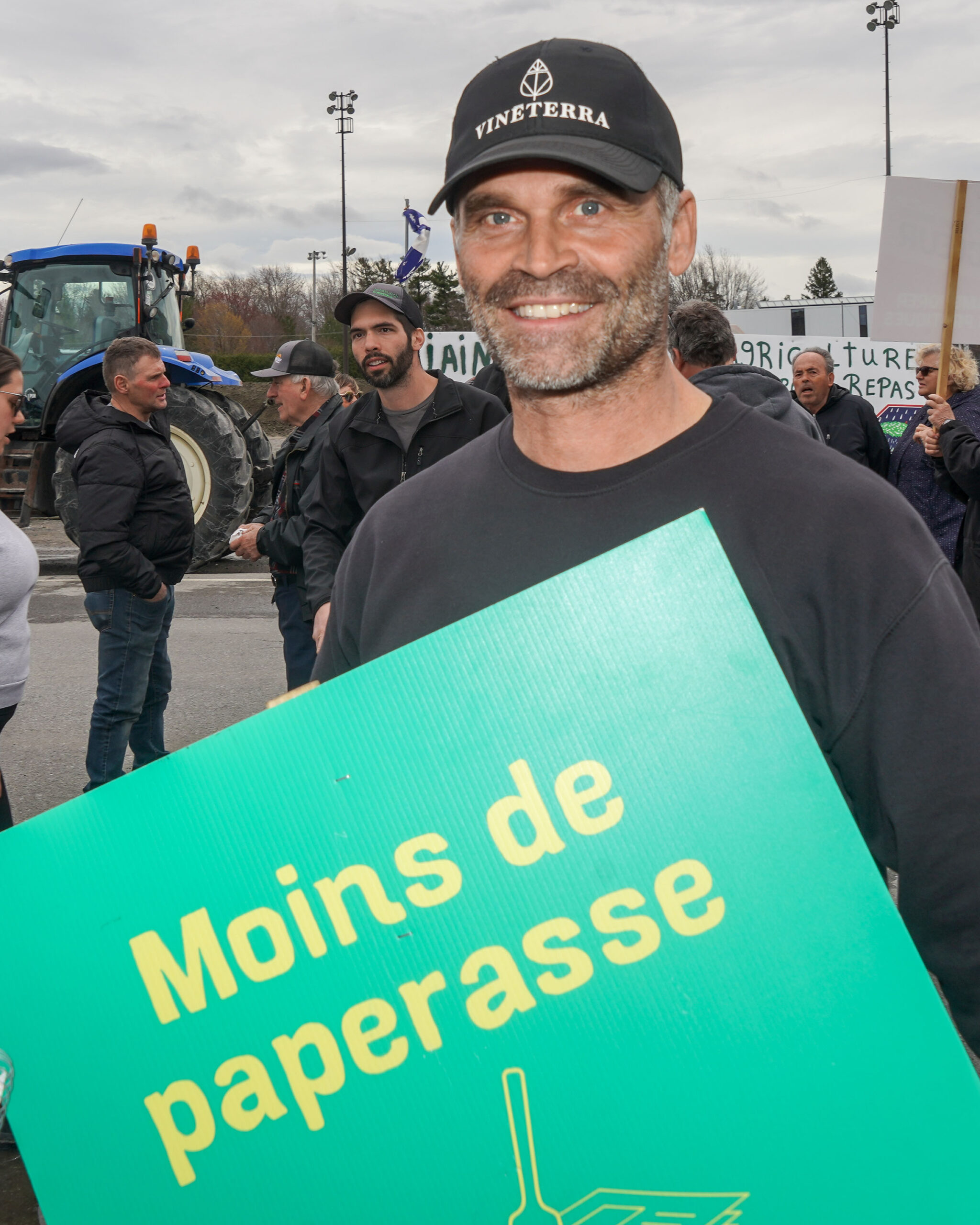René-Carl Martin, de la Ferme Gérard Beauchemin à Sainte-Marie-Madeleine et du Domaine Vinéterra à Mont-Saint-Hilaire, croit que la relève doit être la priorité. Photo François Larivière | Le Courrier ©