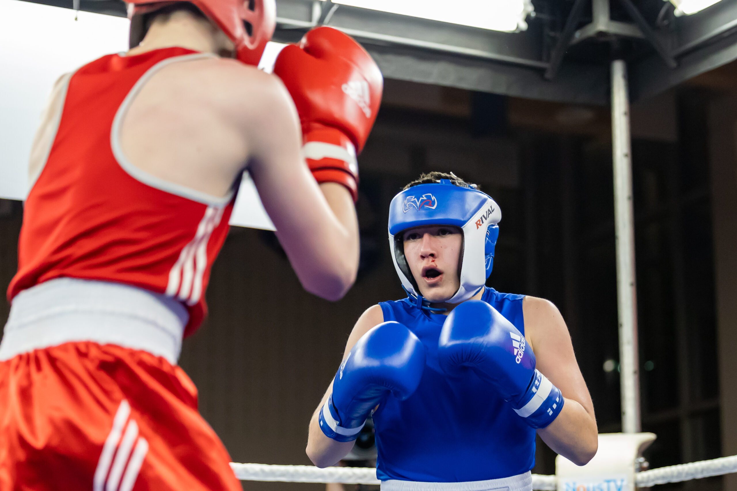 Eliot Leclerc en action lors du gala Boxemania XIV organisé par l’école de boxe Les Apprentis Champions. Photo Stéphane Bessette - Club photo de Saint-Hyacinthe