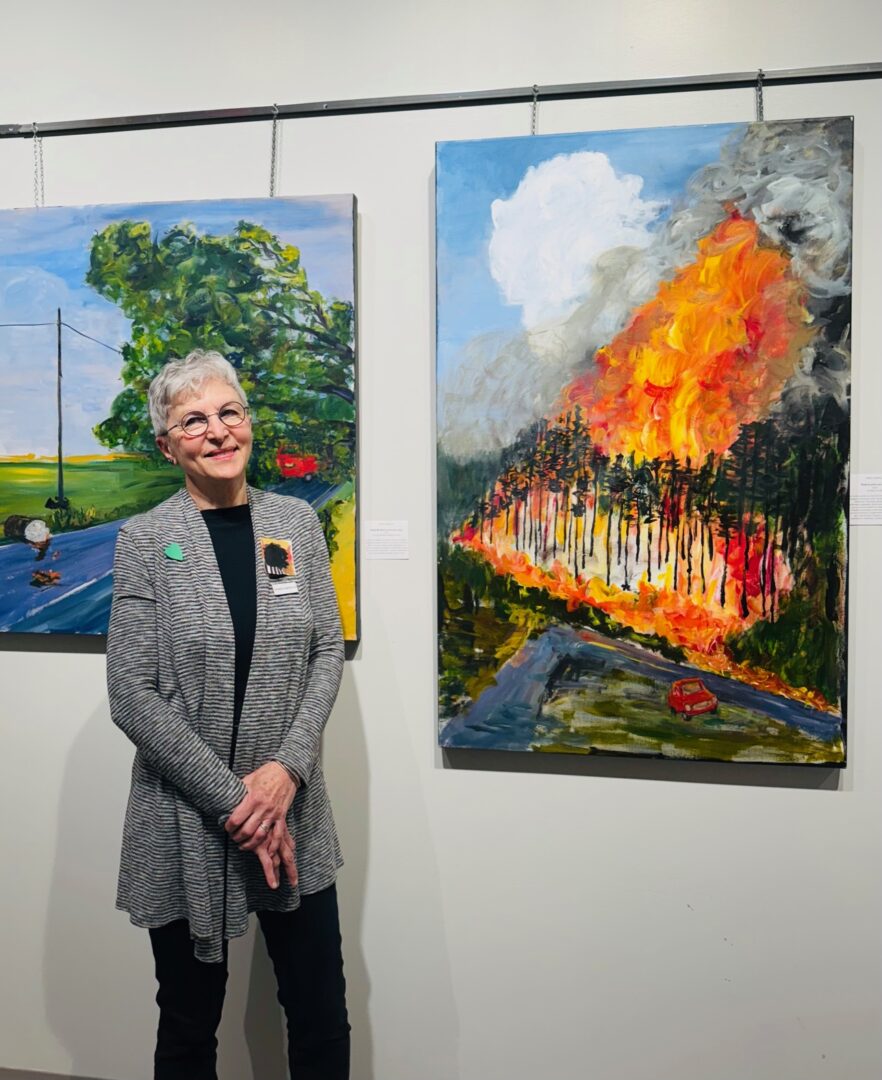 L’artiste Denise Campillo présente son exposition L’état du monde dans les bibliothèques de Saint-Hyacinthe. Photo gracieuseté