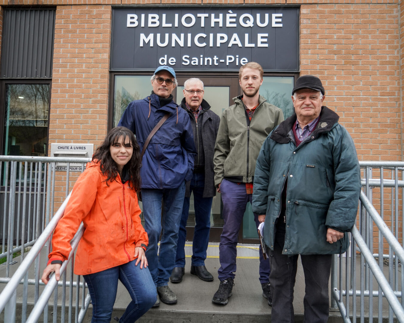 La conseillère municipale Pascale Pinette et le Comité maskoutain de vigilance éolienne exigent un débat public sur la question du développement éolien. Photo François Larivière | Le Courrier ©