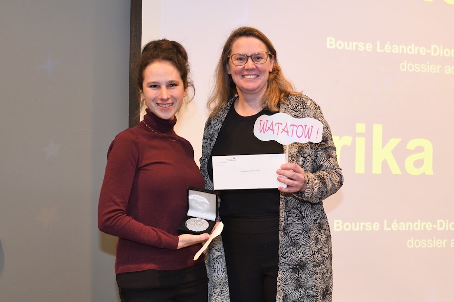 Erika David Dandurand, de la Faculté de médecine vétérinaire, accompagnée de Karine Guilbault, directrice générale de Saint-Hyacinthe Technopole. Photo gracieuseté