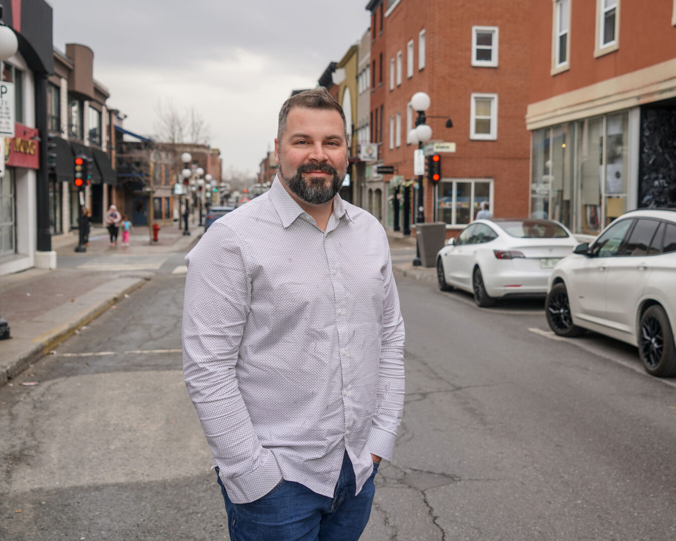 Thomas Chaput, propriétaire de la Boutique Amandine, est le nouveau président du conseil d’administration de la Société de développement commercial (SDC) centre-ville Saint-Hyacinthe. Photo François Larivière | Le Courrier ©