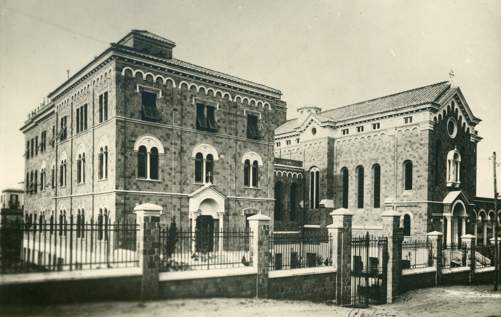 Monastère des Adoratrices du Précieux-Sang à Rome, vers 1930. Photo collection du Centre d’histoire, DR005, fonds Sœurs Adoratrices du Précieux-Sang