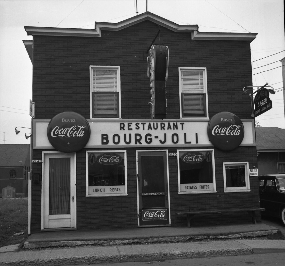 Photo hier : Restaurant Bourg-Joli, 1956, Collection Centre d’histoire de Saint-Hyacinthe, CH548, Raymond Bélanger, photographe