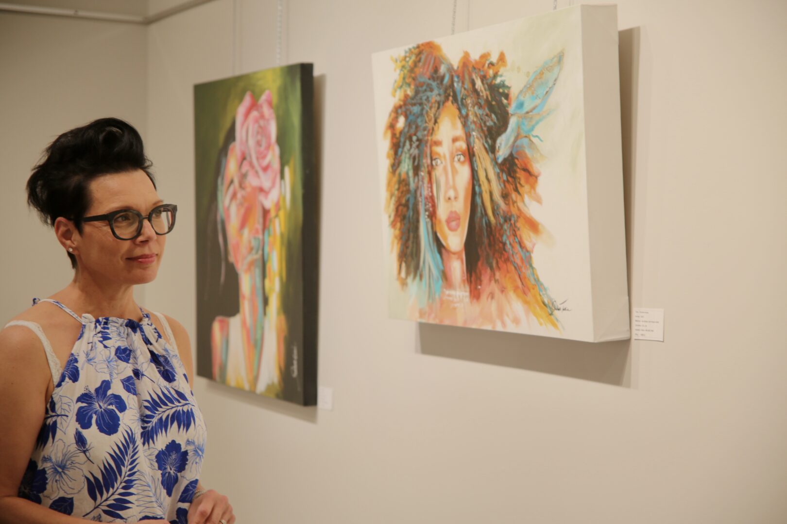 L’artiste maskoutaine Isabelle Tellier présente l’exposition Dans le regard dans les bibliothèques de Saint-Hyacinthe.Photo Robert Gosselin | Le Courrier ©