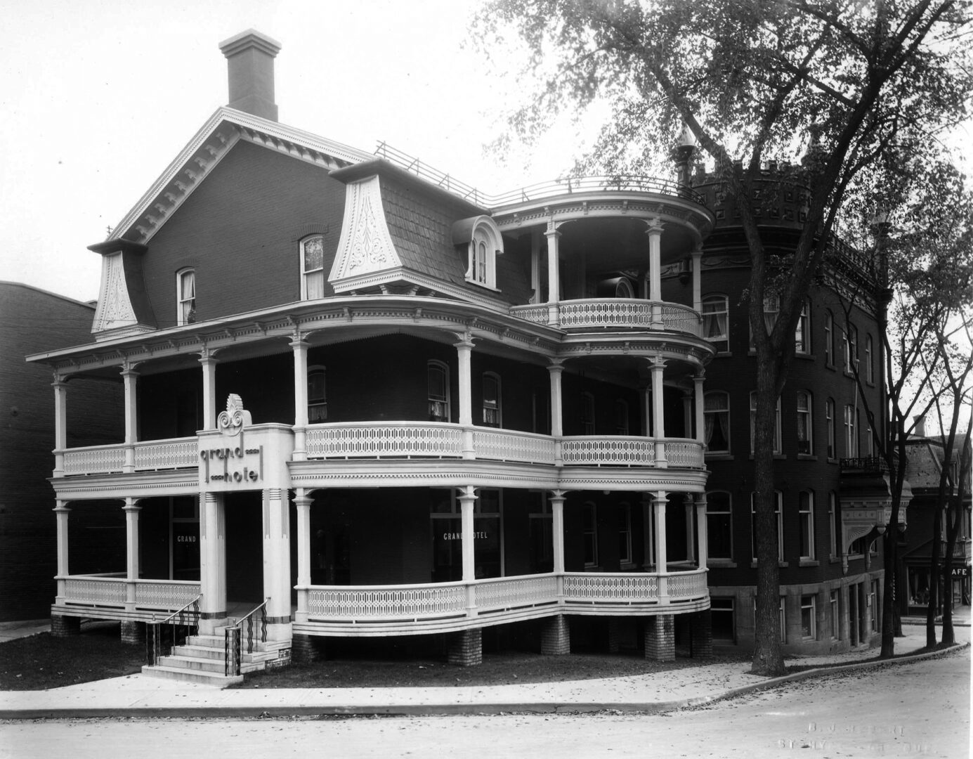 Photo Centre d’histoire de Saint-Hyacinthe, Fonds CH085 Studio B.J. Hébert, photographe.