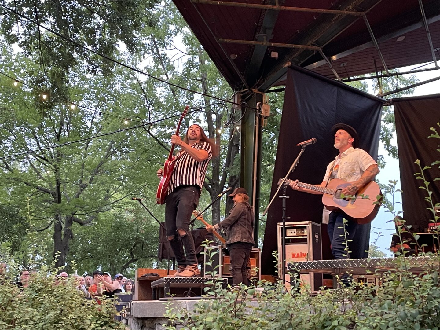 Le groupe Kaïn a attiré près de 5000 personnes au parc Casimir-Dessaulles, le 6 août, dans le cadre des Beaux mardis de Casimir. Photo tirée du Facebook de Kaïn