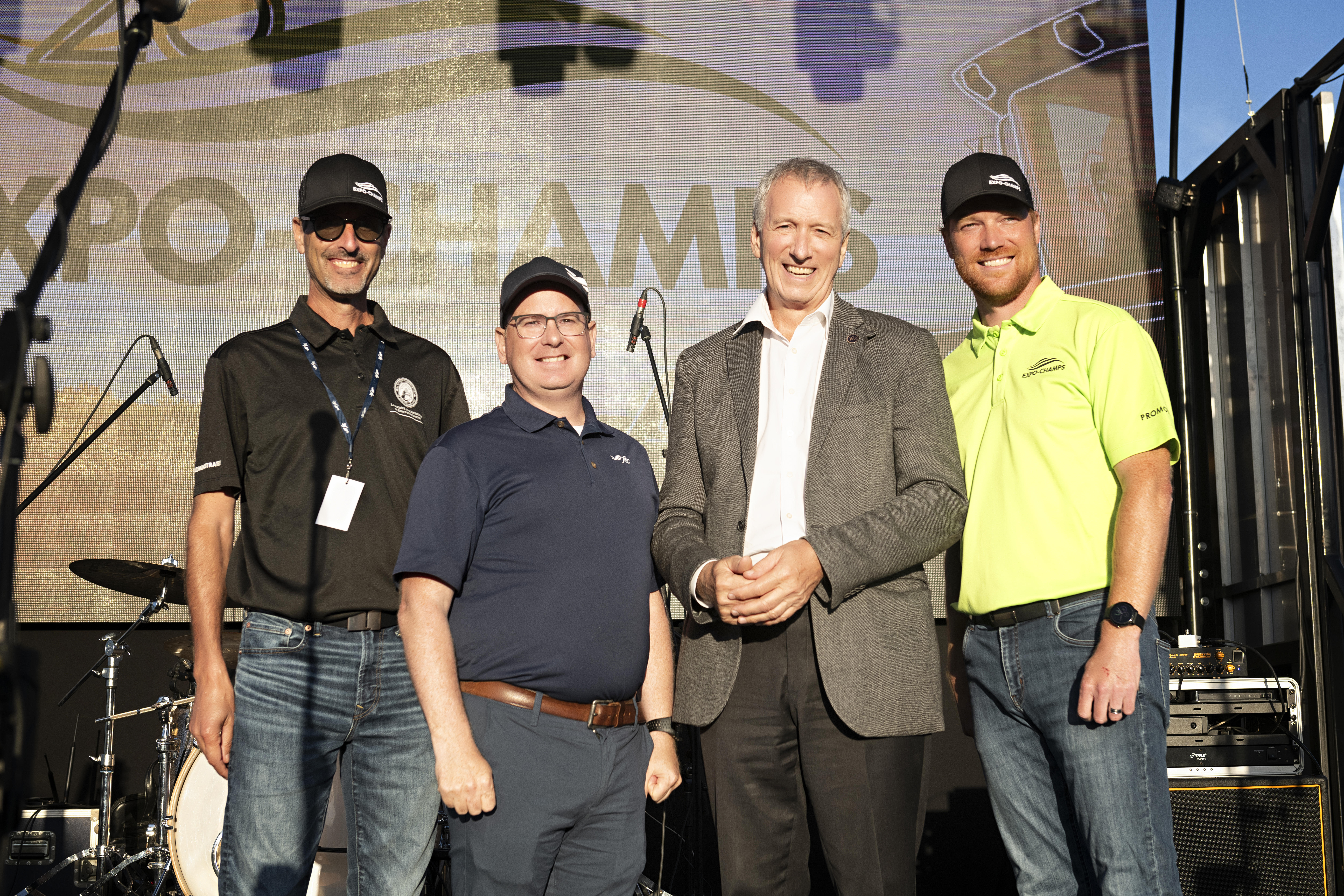 Dominic Sansoucy, président du comité organisateur d’Expo-Champs, Charles Gauvin, vice-président principal, agri-production Est à Financement agricole Canada, André Lamontagne, ministre de l’Agriculture, des Pêcheries et de l’Alimentation, et David Messier, directeur général de la Société d’agriculture de Saint-Hyacinthe, sont fort heureux de cette 25e édition d’Expo-Champs. Photo Patrick Roger