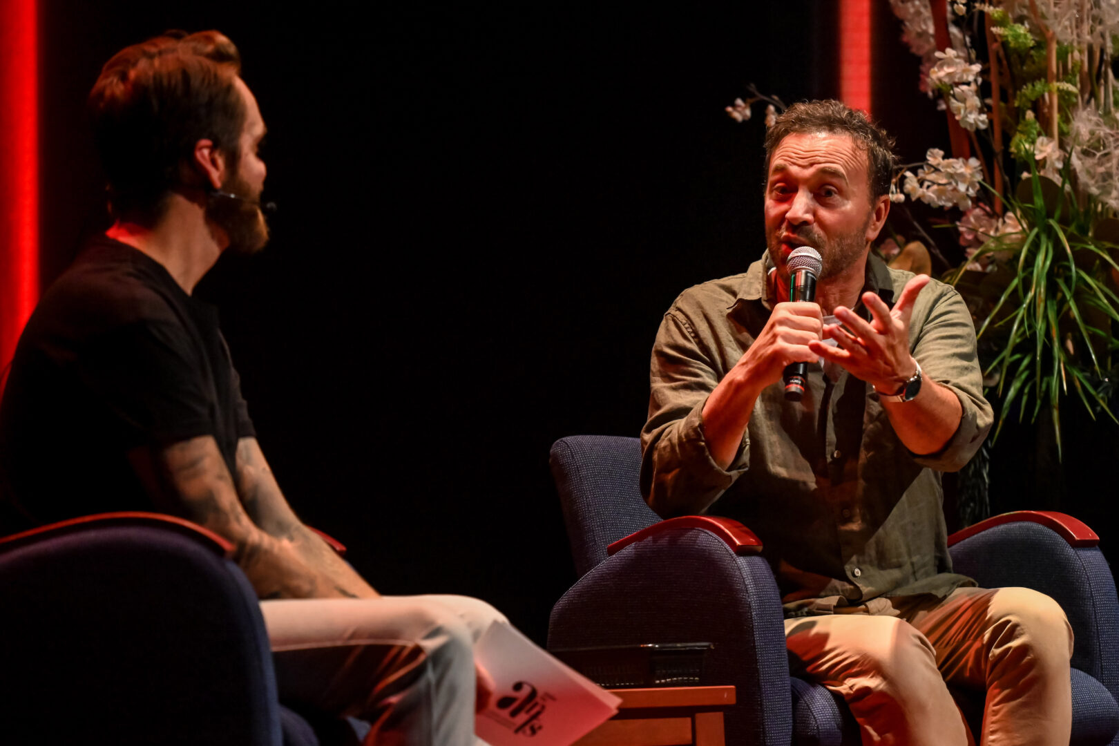 Joël Legendre a présenté l’univers de la comédie musicale Le Matou, dont il signe la mise en scène. Photo François Larivière | Le Courrier ©