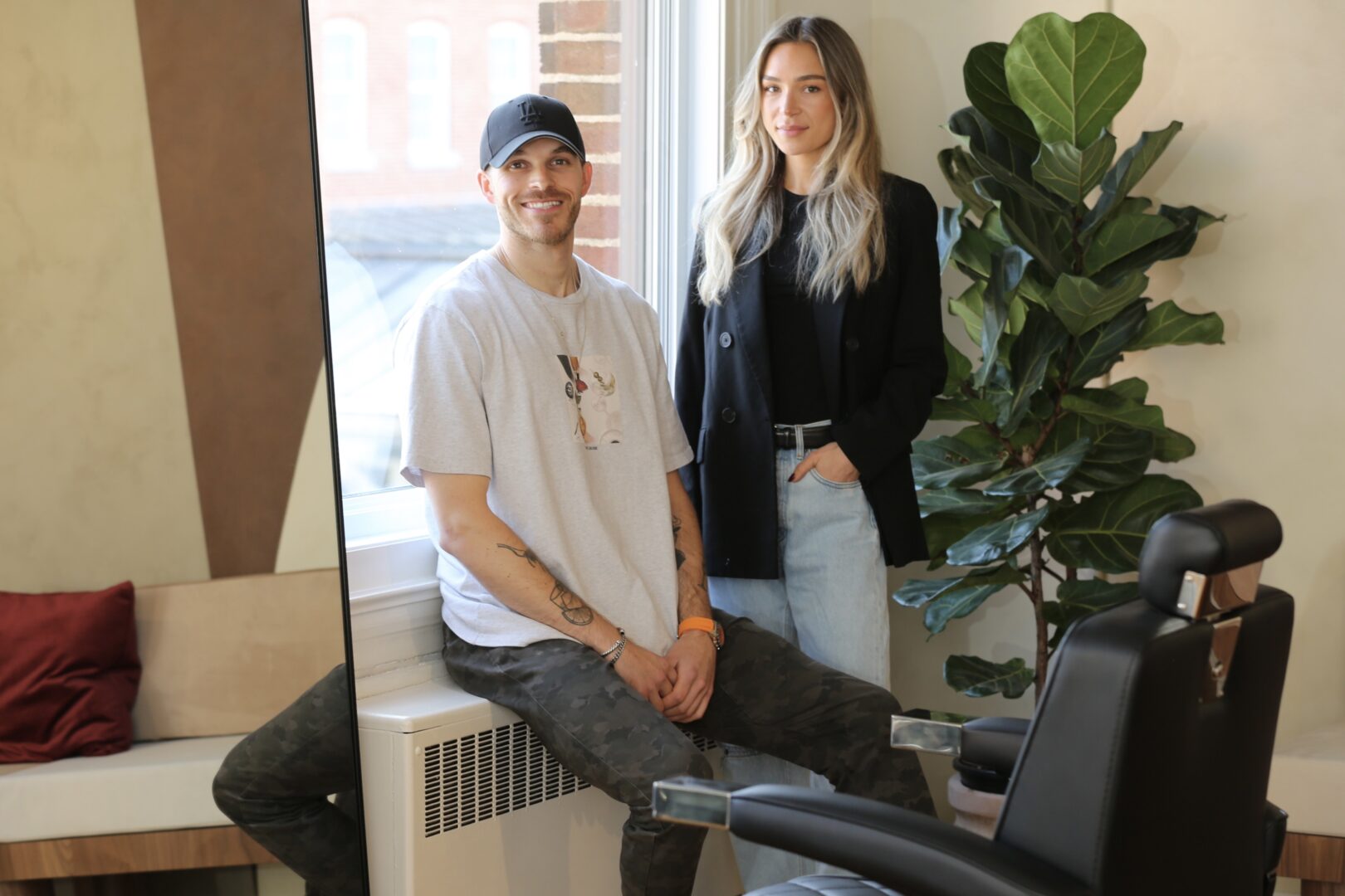 Les entrepreneurs maskoutains Anthony Gagnon et Laurence Gilbert-Beauregard, fondateurs et propriétaires de l’Atelier Léon. Photo Robert Gosselin | Le Courrier ©