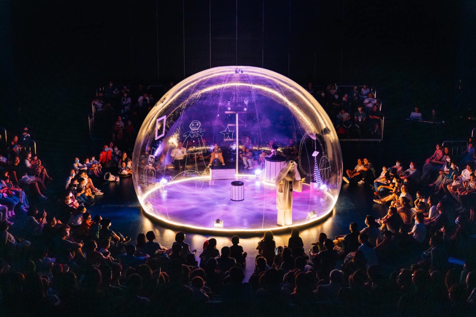 Le spectacle La Bulle a été conçu par Corpus, une compagnie de théâtre torontoise qui a présenté sa création un peu partout au Canada. Photo tirée de Facebook