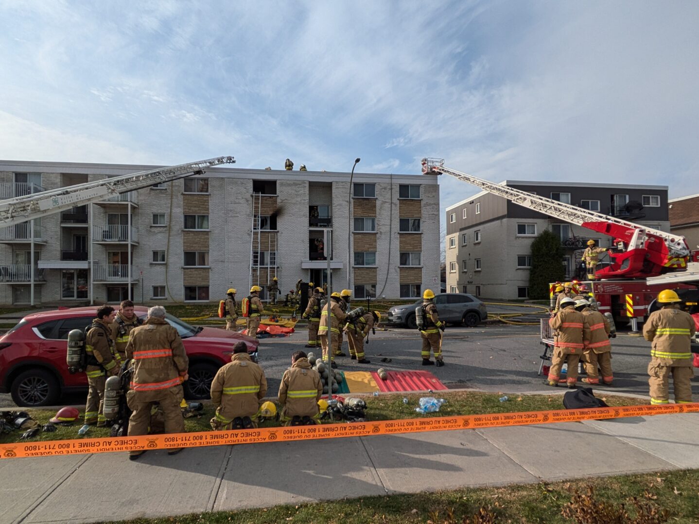 Un incendie s’est déclaré dans un appartement d’un immeuble de la rue Gauthier à Saint-Hyacinthe, le 29 octobre, en début d’après-midi. Photo Adam Bolestridge | Le Courrier ©