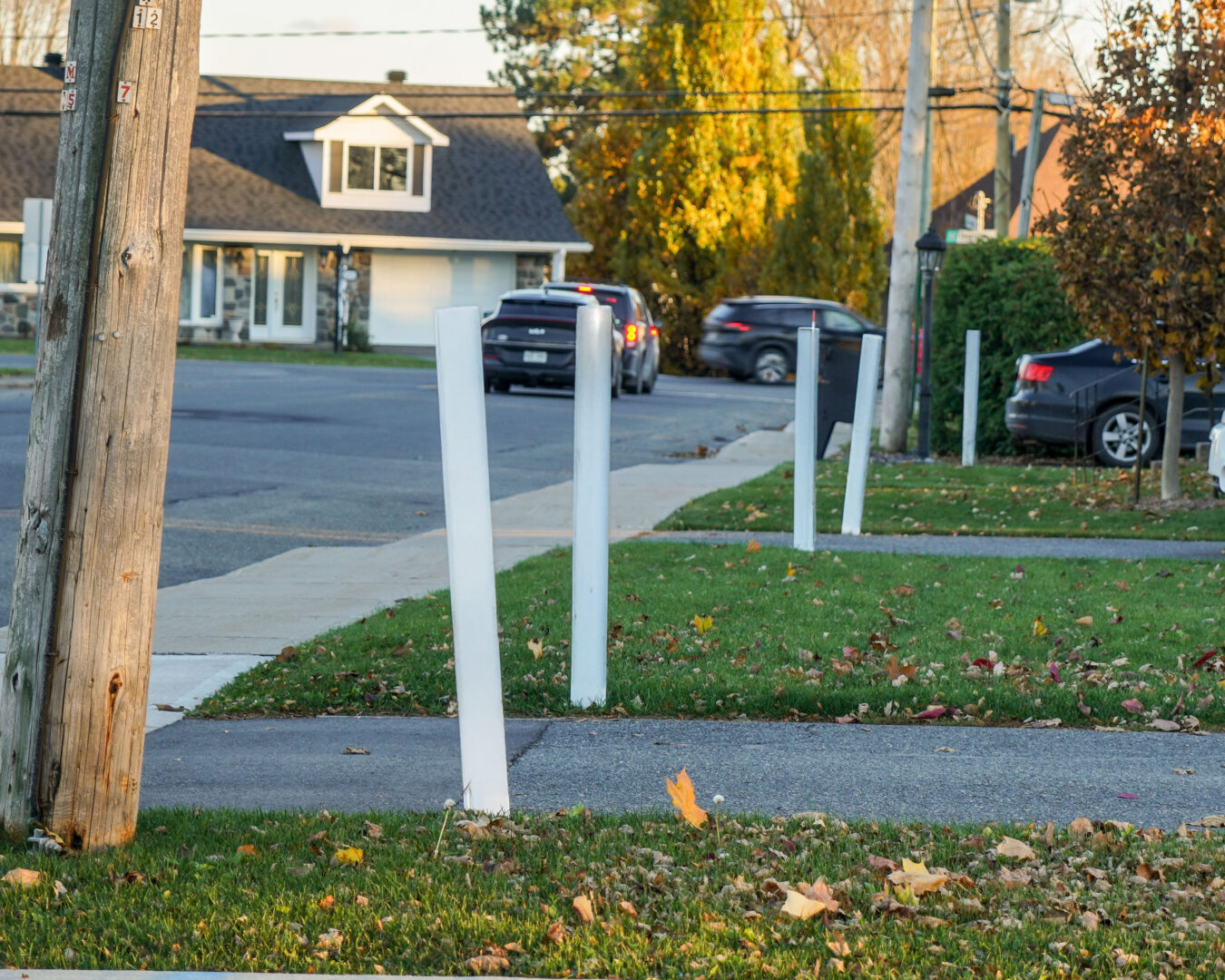 À Saint-Hyacinthe, il est illégal pour un entrepreneur en déneigement d’installer ses balises avant le 1er novembre. Photo François Larivière | Le Courrier ©