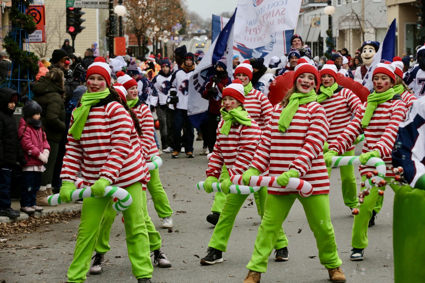 Par leurs costumes colorés, les participants ont contribué à la magie des fêtes. Photo Robert Gosselin | Le Courrier ©