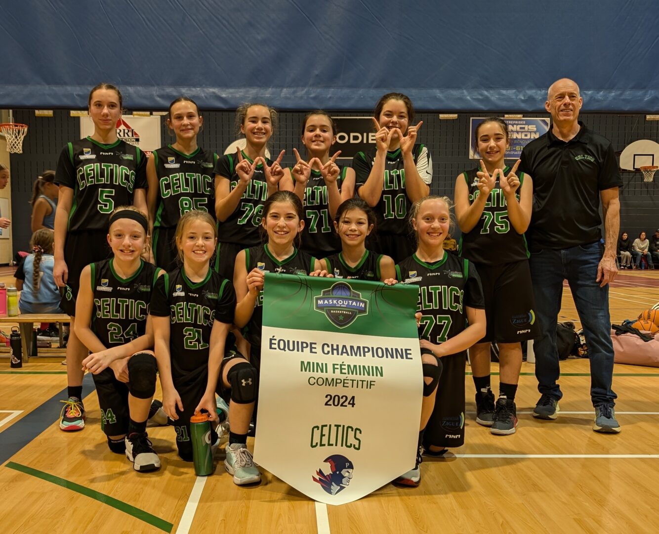 À l’occasion du premier Tournoi invitation de basketball maskoutain, les Celtics EMB de Saint-Barnabé-Sud ont raflé les honneurs de la catégorie mini féminin compétitif. Photo gracieuseté