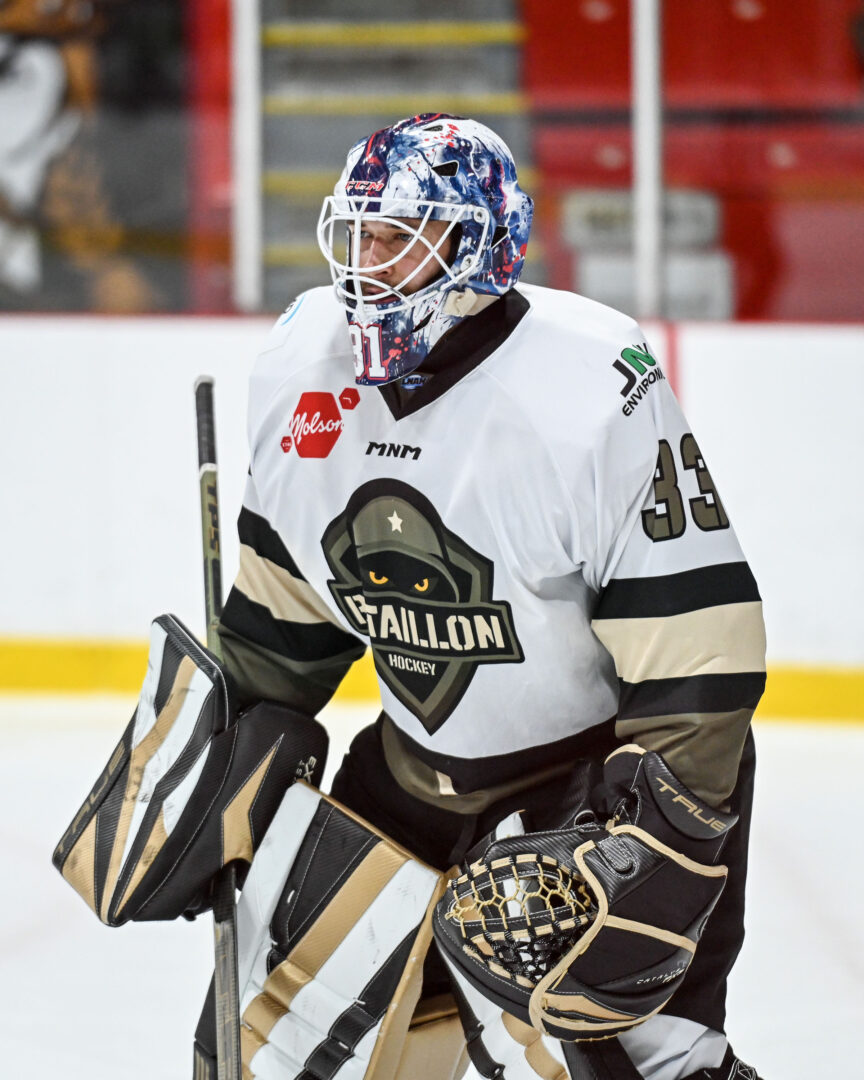 Zachary Bouthillier a repoussé 34 tirs dans la victoire contre l’Assurancia. Photo François Larivière | Le Courrier ©