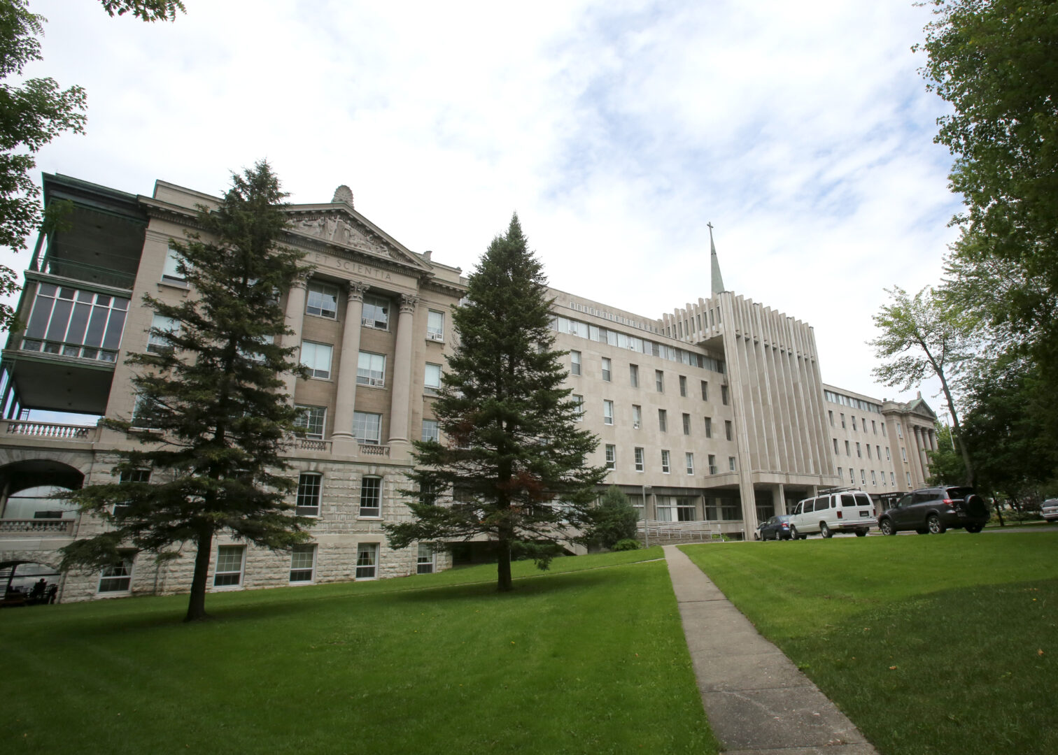 Le CSSSH souhaite agrandir l’école secondaire Casavant dans l’aile Pratte du Séminaire. Photothèque | Le Courrier ©