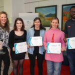 Une partie des boursiers du Conseil de la culture de Saint-Hyacinthe en 2024 : l’autrice-compositrice-interprète AUDREY ANNE, l’artiste visuelle Maureen Wilhelm, l’artiste Marie-Josée Normand et le directeur du Grand Cœur Céleste, Franklin Tagakou. On les voit en compagnie de la présidente du Conseil de la culture, Courtney Clinton (à gauche). Photo François Larivière | Le Courrier ©