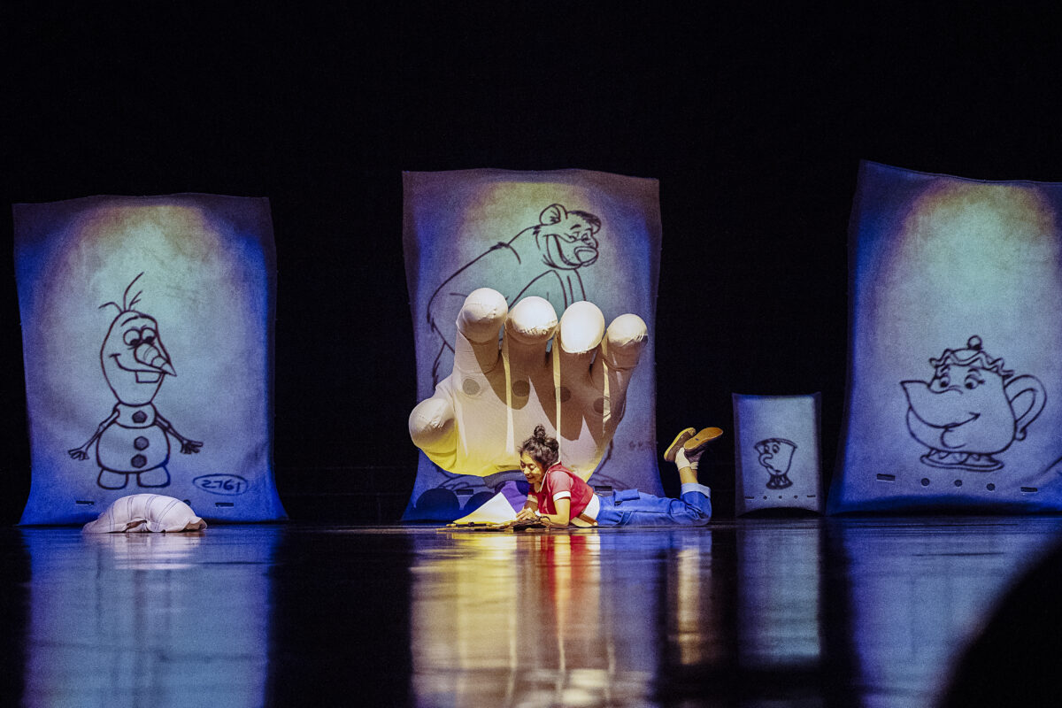 Caroline Bernier-Dionne fait partie du spectacle Drawn to Life du Cirque du Soleil en se glissant à l’intérieur de la marionnette Mainamie.
Photo gracieuseté Cirque du Soleil