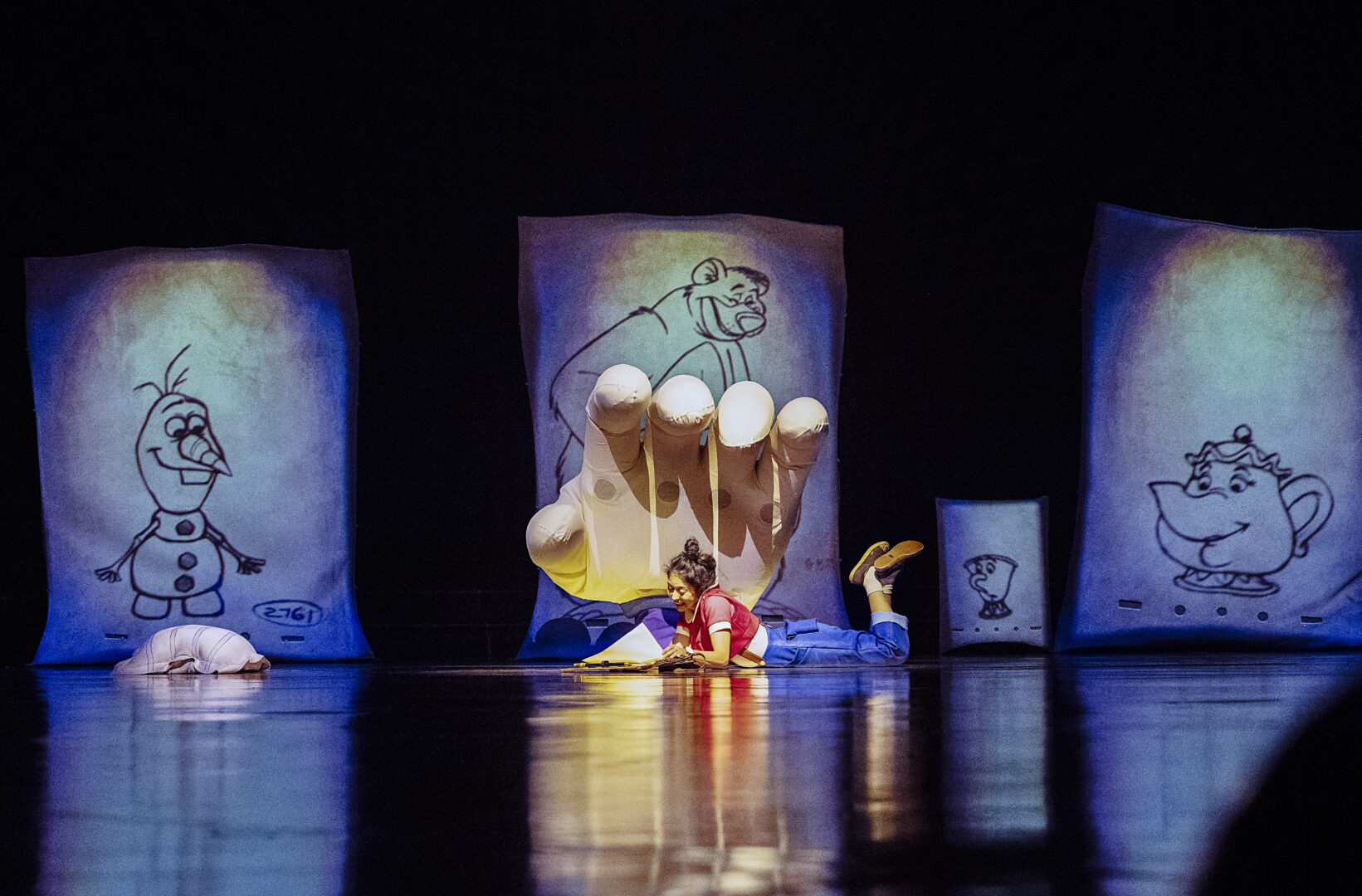 Caroline Bernier-Dionne fait partie du spectacle Drawn to Life du Cirque du Soleil en se glissant à l’intérieur de la marionnette Mainamie.
Photo gracieuseté Cirque du Soleil