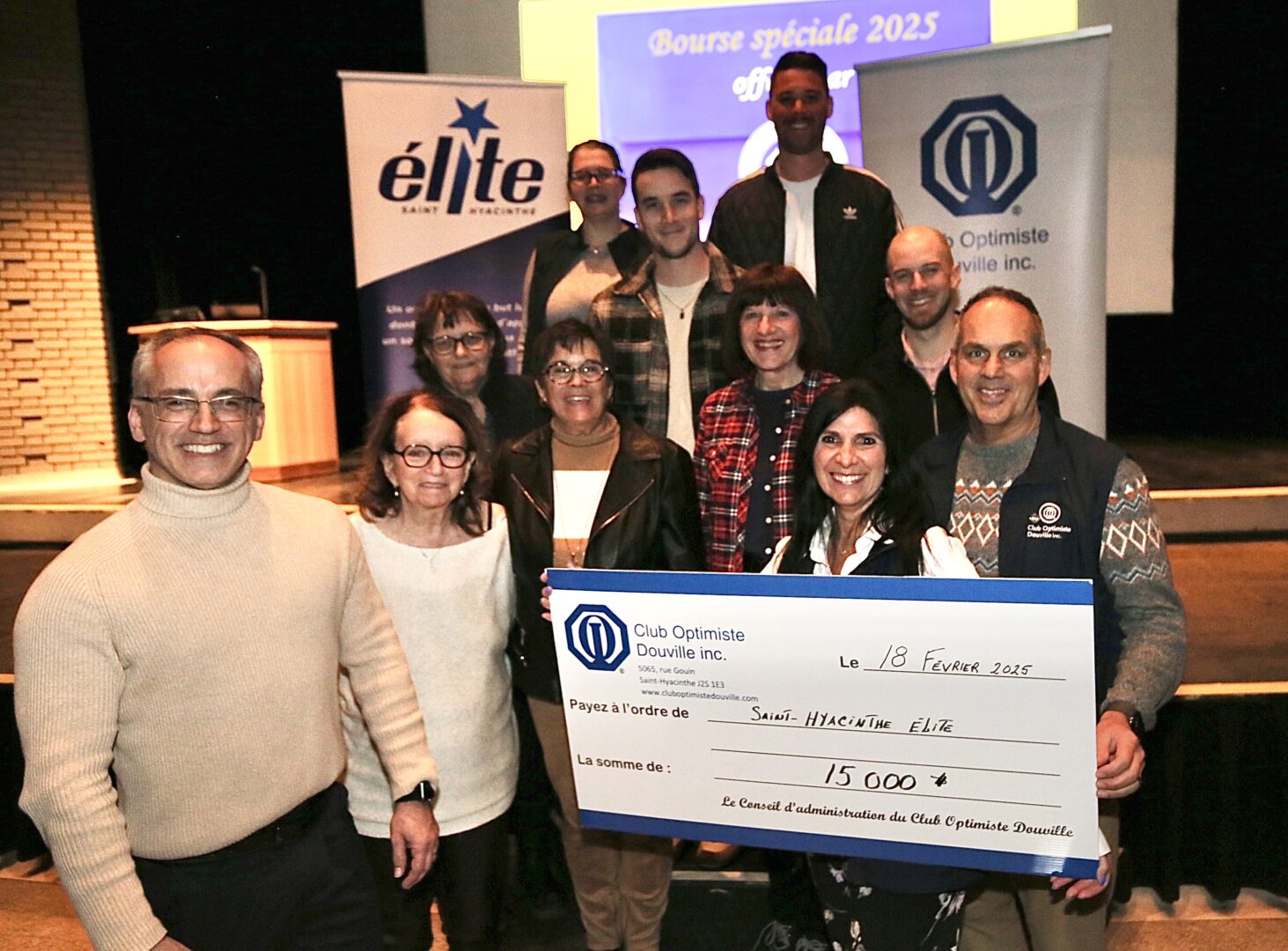 En plus d’annoncer la relocalisation de son gala, le conseil d’administration de Saint-Hyacinthe Élite a reçu un appui financier bonifié du Club optimiste Douville.Photo Robert Gosselin | Le Courrier ©