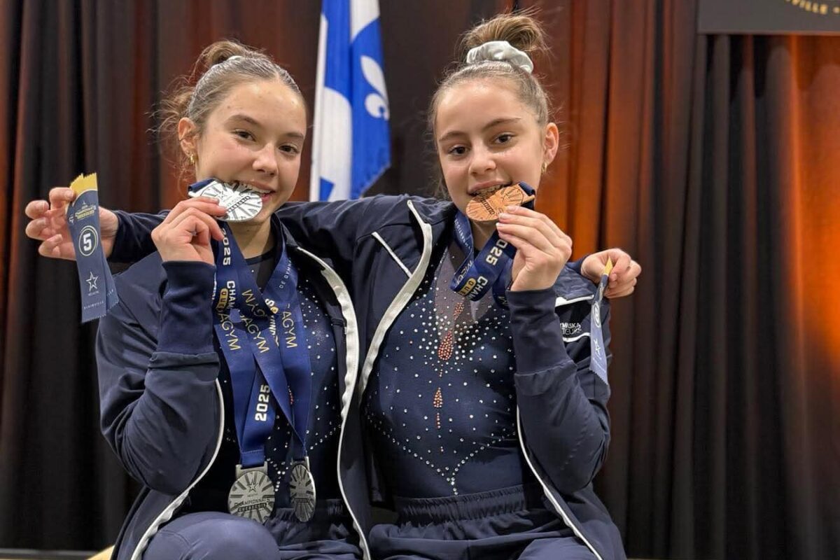 Méliane Blanchette et Émy St-Pierre sont devenues les premières athlètes du club Gymnaska-Voltigeurs à se qualifier pour le championnat de l’Est du Canada en gymnastique artistique. Photo gracieuseté
