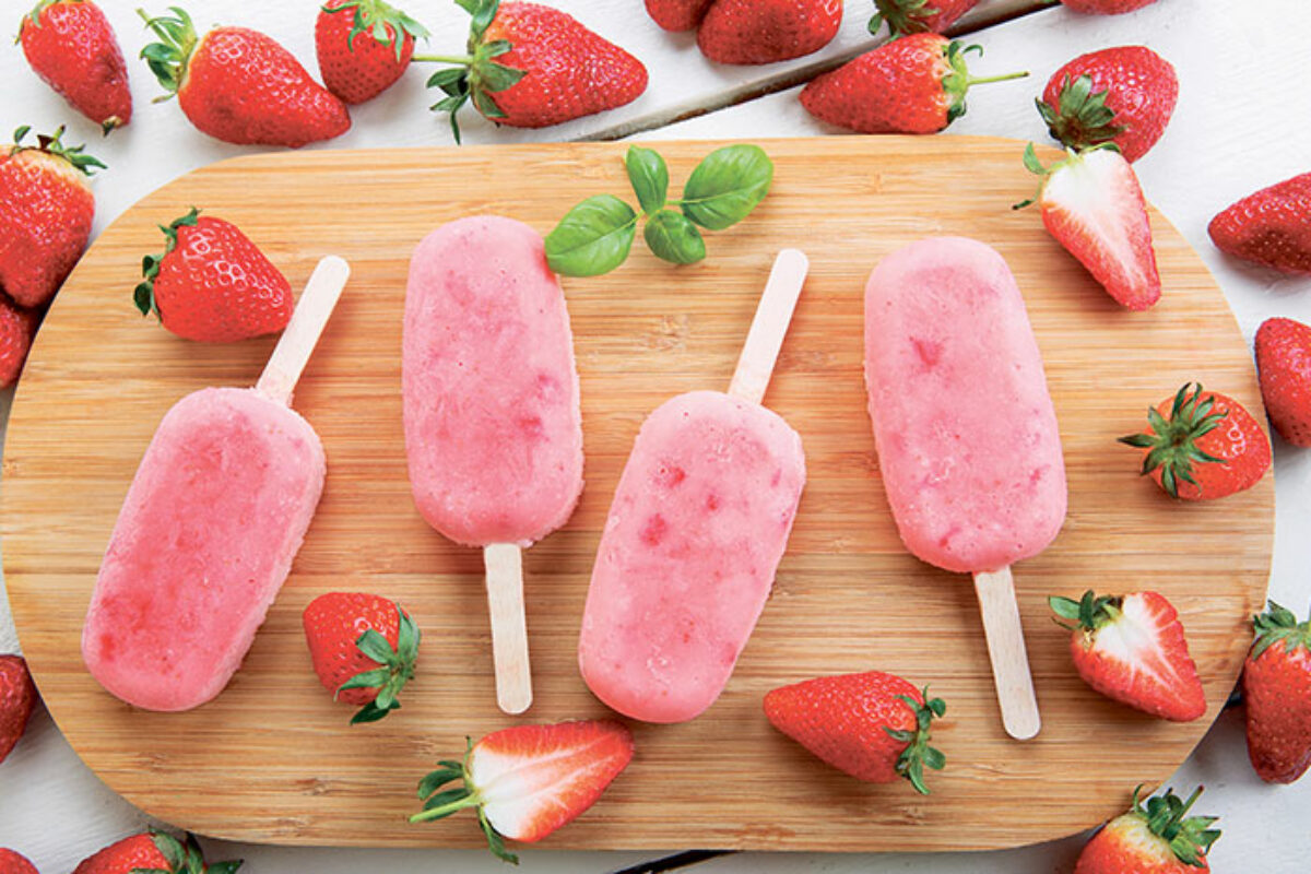 Sucettes glacées aux fraises