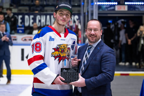 Caleb Desnoyers aux côtés de grands noms