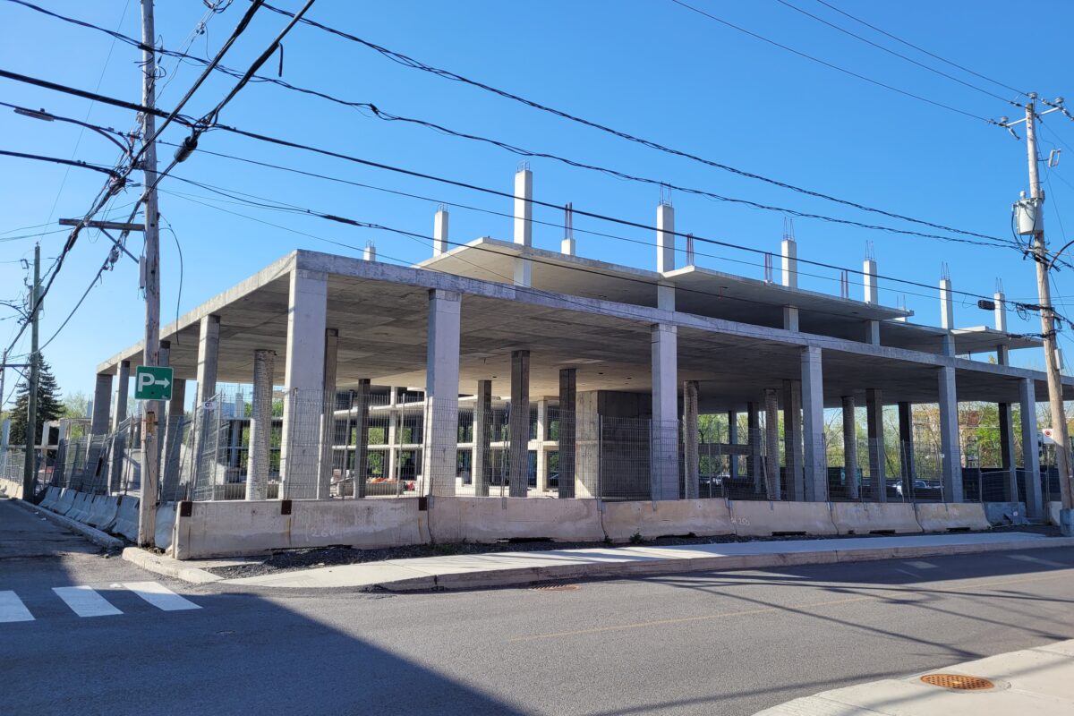 À l’arrêt depuis décembre 2022, le chantier reprendra le 20 mai. Photo | Le Courrier ©