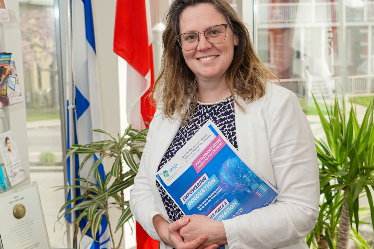 ﻿Karine Guilbault, directrice générale de Saint-Hyacinthe Technopole, est fin prête à recevoir les 250 participants attendus à Saint-Hyacinthe du 28 au 30 mai dans le cadre de la conférence nord-américaine de l’IASP. Photo François Larivière | Le Courrier ©