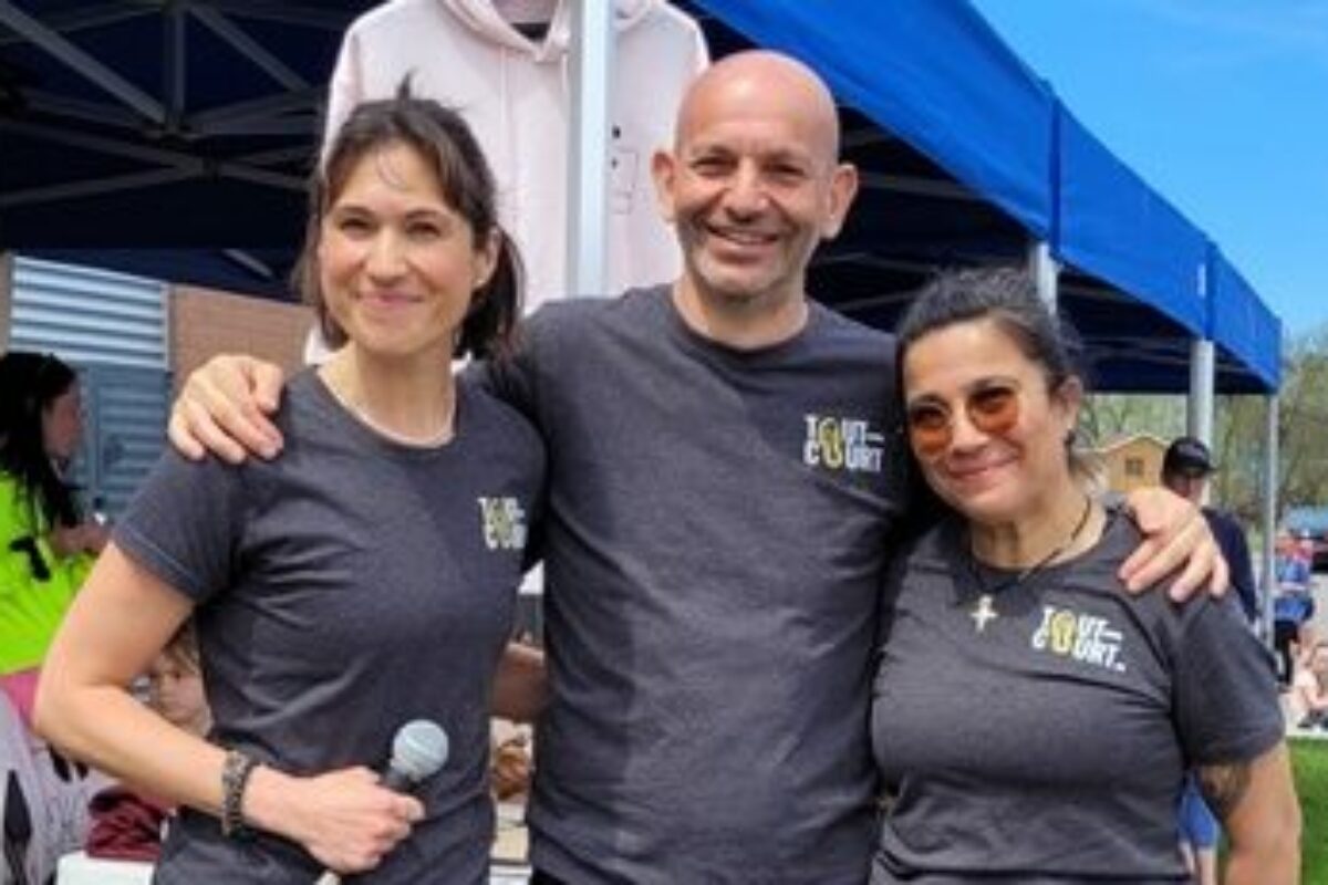 ﻿Le trio infernal propulsant le site Web Tout-court est formé de la Damasienne Anne-Lise Nadeau, de Laurent Teboul et de l’ambassadrice Doudja Mekamcha. Photo gracieuseté