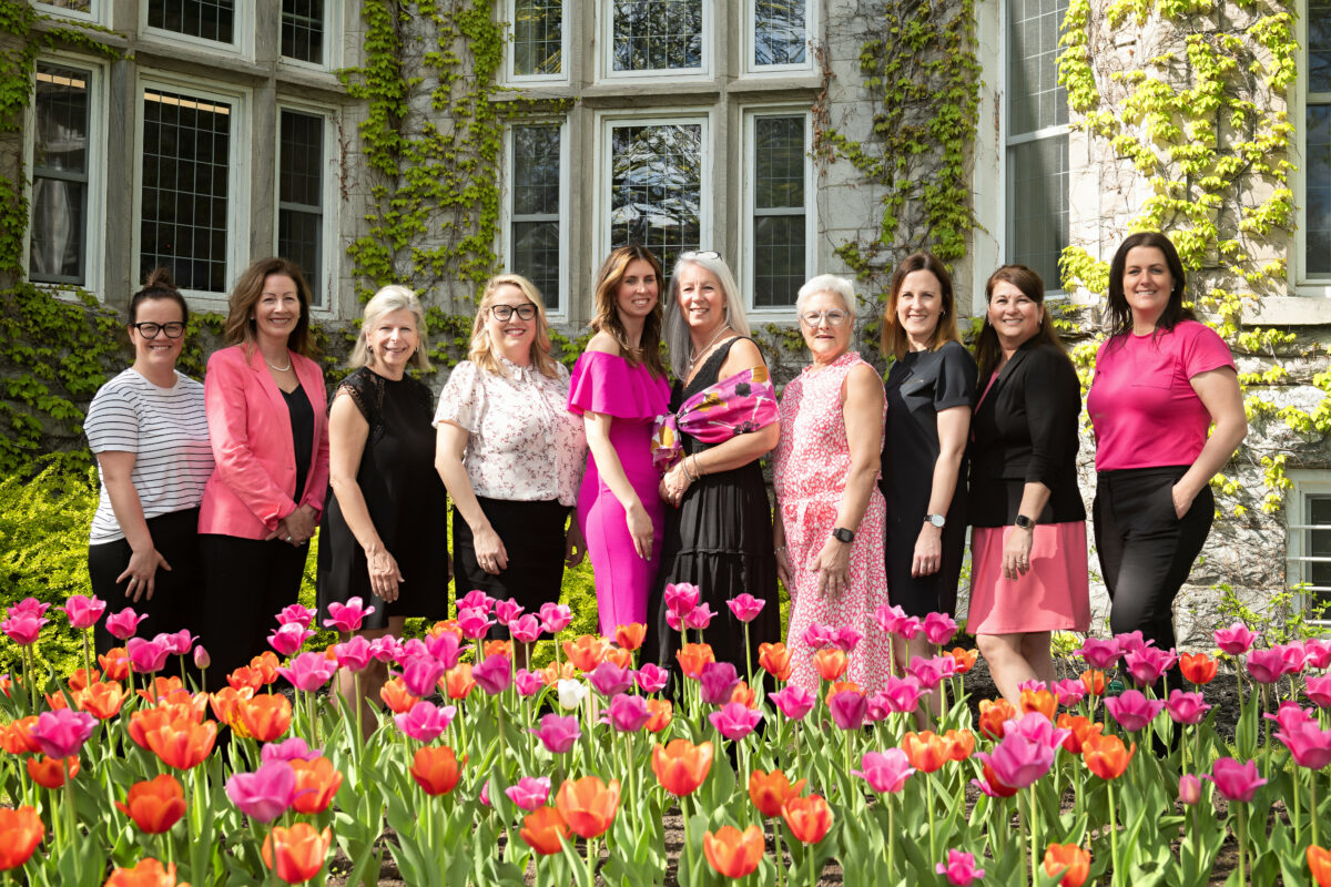 Le comité organisateur de la 20e édition du Mardi de filles, qui se déroulera le 14 octobre, au Centre de congrès de Saint-Hyacinthe, est composé de Laurie Breault, Ginette Picotin, Jocelyne Deslandes, Josianne Jodoin, Monika Bonneau, Guylaine Blain, Sylvie Chagnon, Anick Desroches, Lynda Larose et Geneviève Poirier.  Absents sur la photo: Malick Baldé et Caroline Beaudreault. Photo gracieuseté�