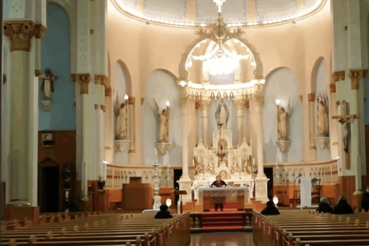 L’intérieur de l’église de Saint-Ours. Photo tirée du vidéo Sur la route de nos églises - Yves Coulombe��
