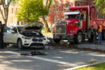 Collision entre un camion et un véhicule à Saint-Hyacinthe