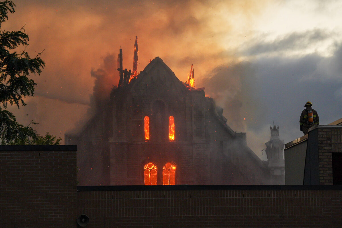 L’église de Saint-Ours a été détruite par la foudre le 17 juillet. Photo Adam Bolestridge | Le Courrier ©