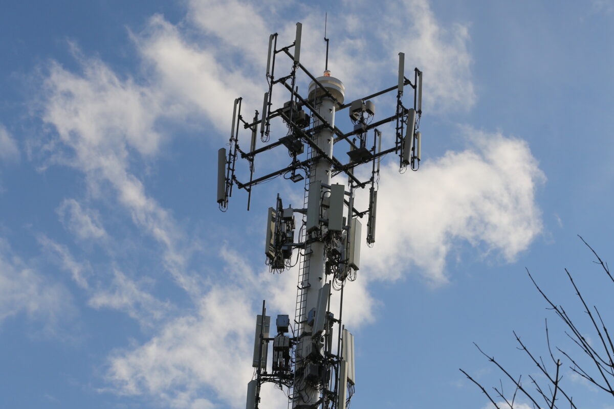 Les municipalités de La Présentation et de Saint-Liboire ont interpellé le CRTC afin d’obtenir une meilleure couverture cellulaire sur leur territoire. Photo Robert Gosselin | Le Courrier ©