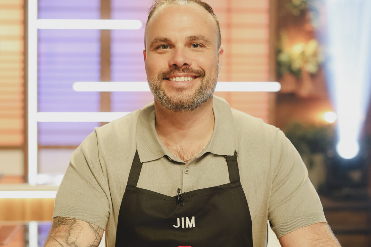 Bien qu’il ait été éliminé le premier de la saison 3 de MasterChef Québec, le courtier immobilier maskoutain, Jim Meunier, est satisfait de son aventure. Photo Catherine Bilodeau