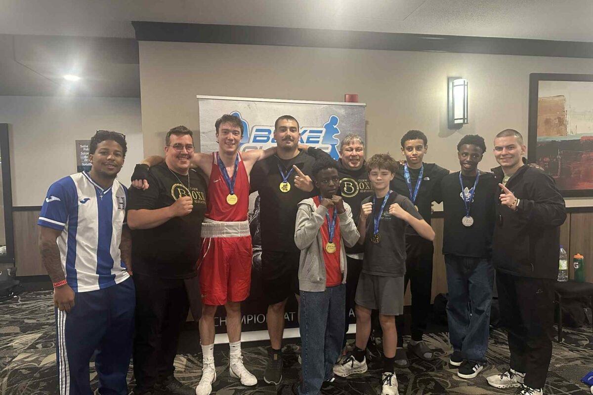 La délégation du Club de boxe de Saint-Hyacinthe présente au championnat provincial des Gants dorés. Photo gracieuseté