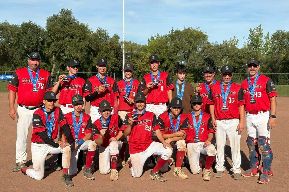 L’équipe des Condors de Saint-Hyacinthe 15U A a remporté la médaille d’argent au championnat provincial de baseball. Photo gracieuseté