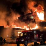 Un violent incendie s'est déclaré le 9 octobre, vers 19 h 30, à la meunerie de Saint-Damase. Photo Adam Bolestridge | Le Courrier ©