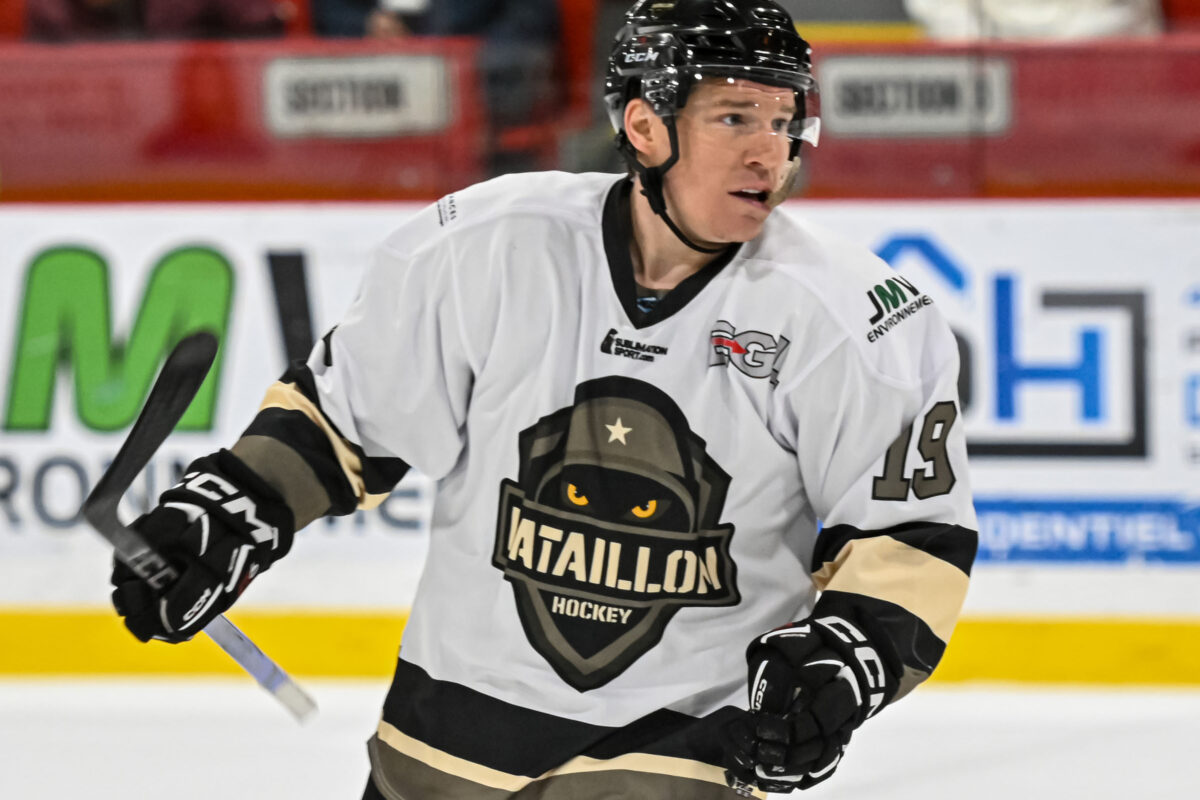 L’attaquant Maxime St-Cyr a aidé le Bataillon à mettre la main sur la victoire à Thetford Mines, inscrivant un quatrième but en six rencontres. Photo François Larivière | Le Courrier ©