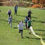 Le cross-country scolaire invite les jeunes à bouger et à se dépasser dans le plaisir. Photo Robert Pinsonneault