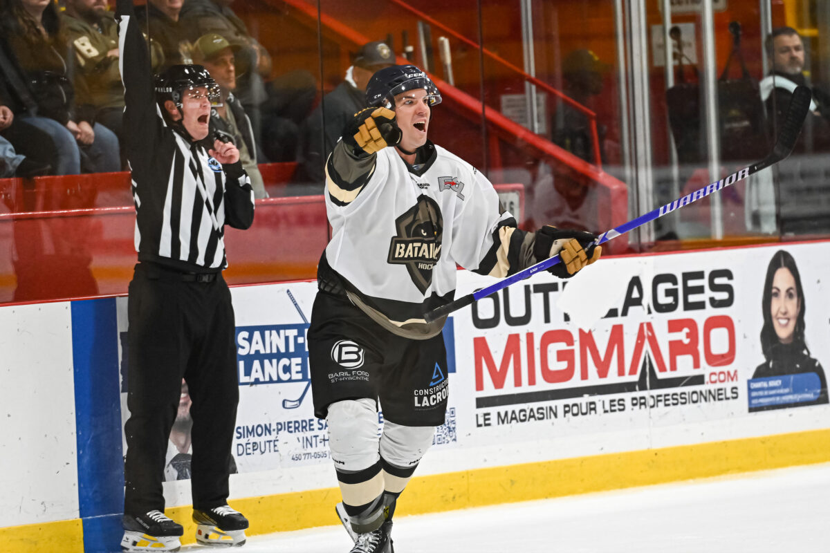 Plusieurs joueurs d’impact se sont greffés au Bataillon durant la saison morte, dont le défenseur Simon Després (sur la photo) qui a joué dans la Ligue nationale de hockey et en Europe dans sa carrière. Photo François Larivière | Le Courrier ©