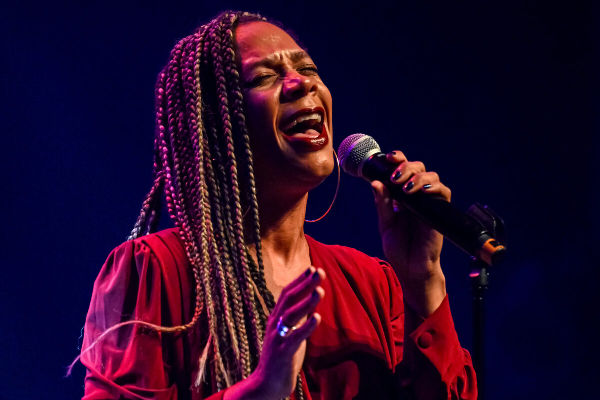 Tina Leon présentera les chansons de son premier album, Push & Pull, le 7 novembre au Centre des arts Juliette-Lassonde. Photo François Larivière | Le Courrier ©